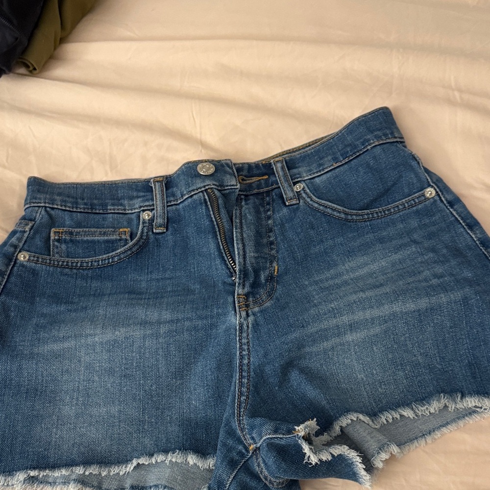Veronica Beard Light Blue Denim Jeans (Timmi Short High Rise)